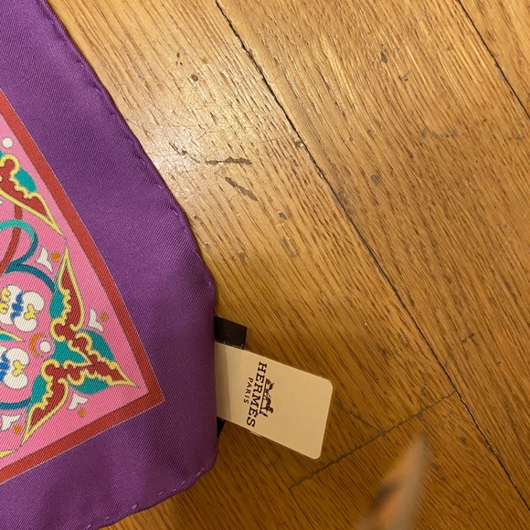 Hermès silk scarf - Picture 4 of 5